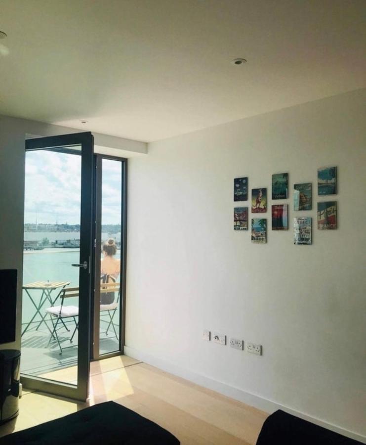 لندن Large Double Room Overlooking The Thames المظهر الخارجي الصورة